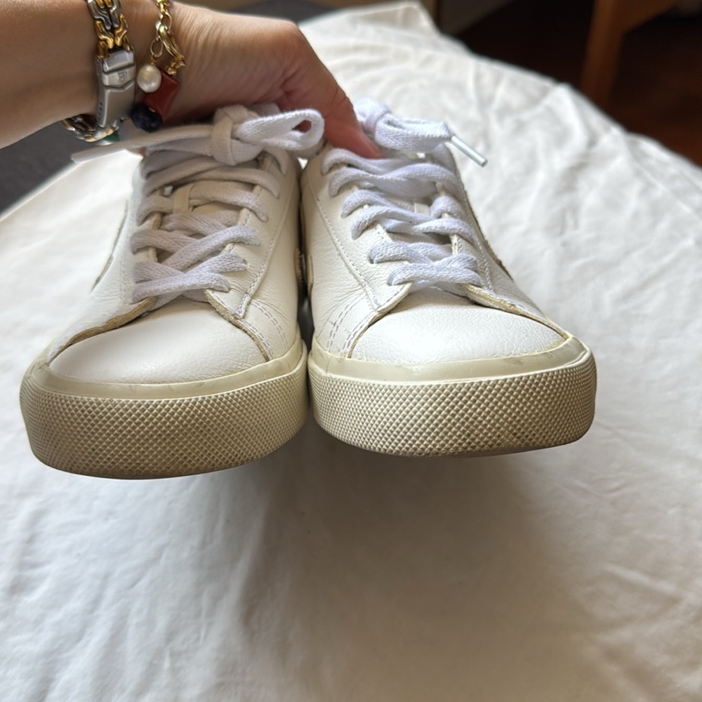 VEJA Women's Sneakers - Size: US-6/ EUR - 37 - Picture 16 of 17